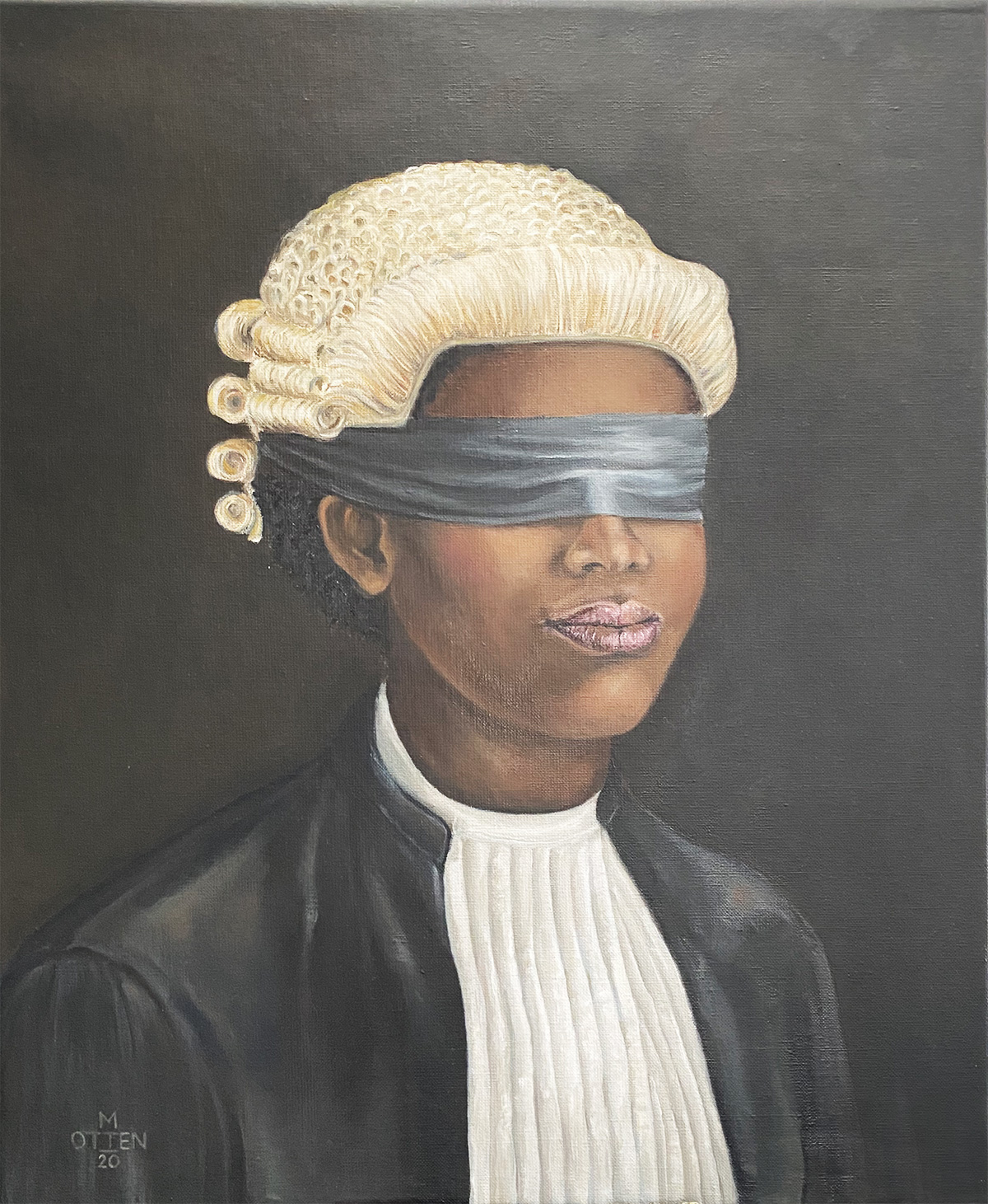 Donkere vrouw met witte 'Engelse' advocaten pruik - barrister wig
