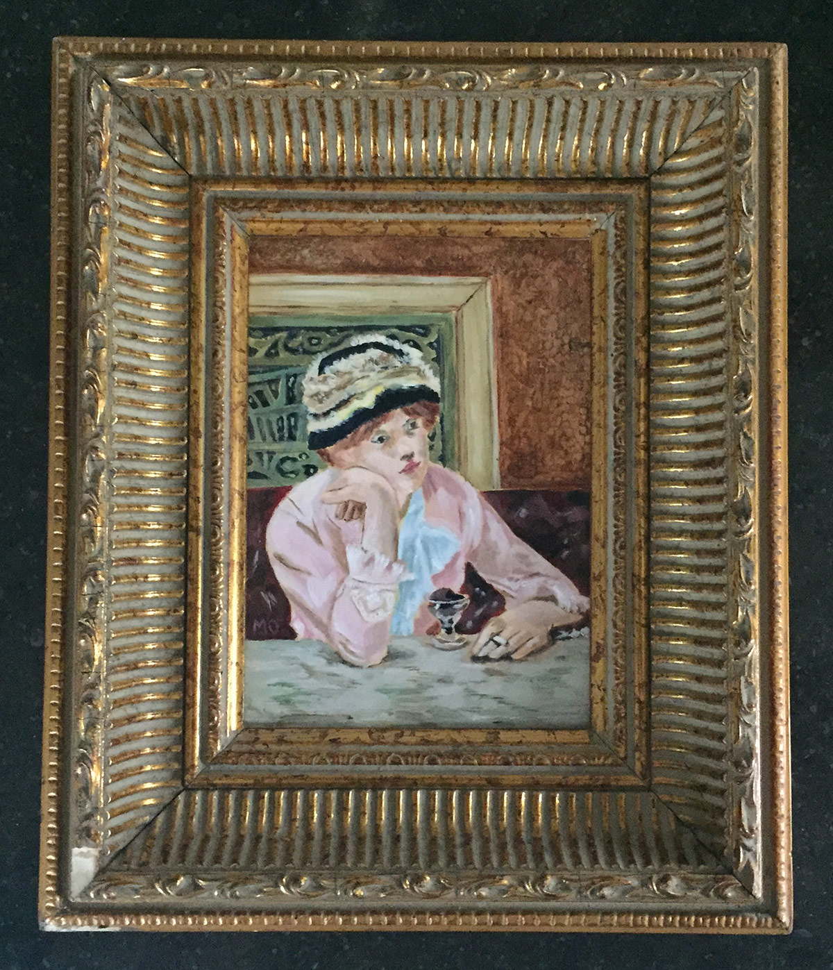 schilderij met meisje met hoed aan tafel met glaasje drank met daarin vermoedelijk pruimen